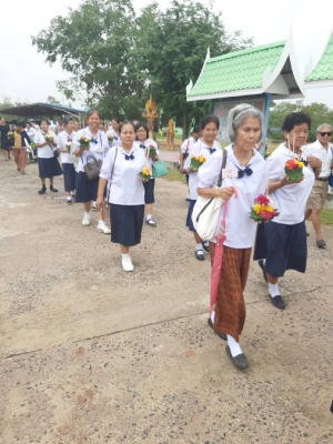 โรงเรียนผู้สูงอายุตำบลหนองโดนสืบสานประเพณีไทย วันลอยกระทง_4